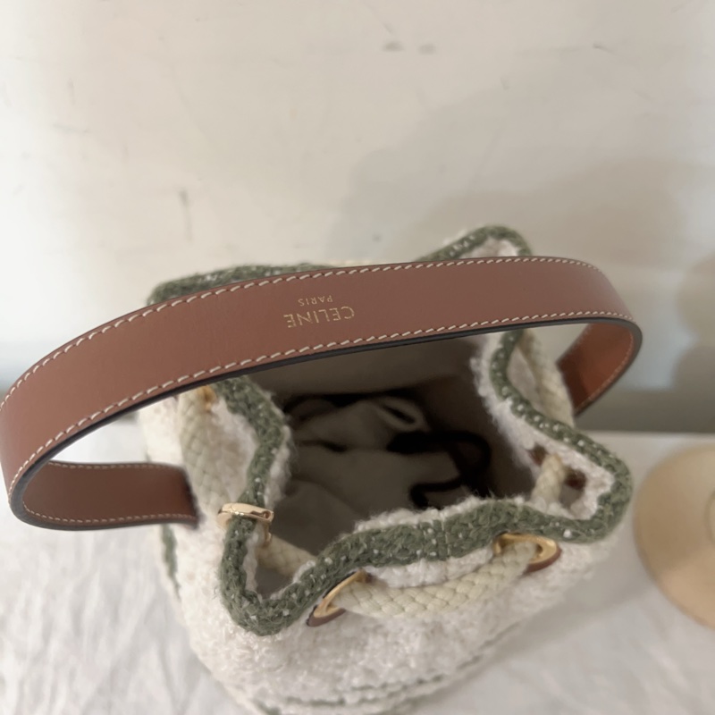 ෆ Celine Bucket抹茶蛋糕卷 絨毛水桶包-14