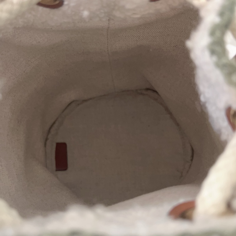 ෆ Celine Bucket抹茶蛋糕卷 絨毛水桶包-17