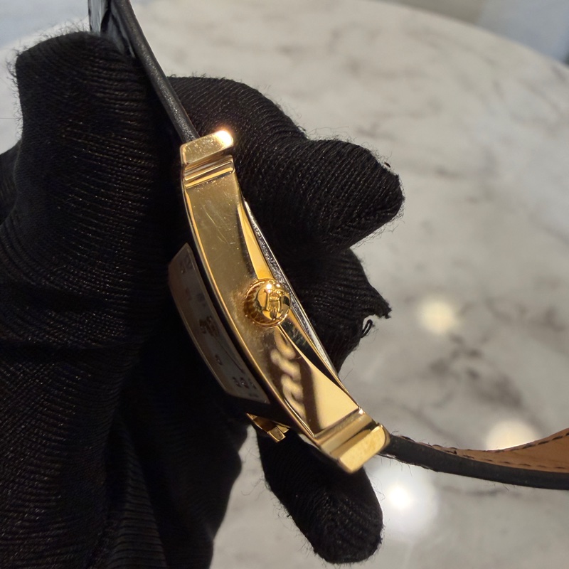 Hermes 金框珍珠母貝錶面11點鑽黑鱷魚壓紋錶帶石英腕錶-4