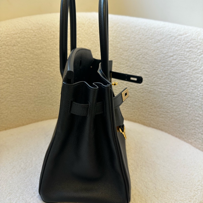 Hermes Birkin 30 黑金 Epsom皮 法國製造，經典黑金配色搭金色五金，皮質細膩質感高級，日常百搭氣質滿分！-2
