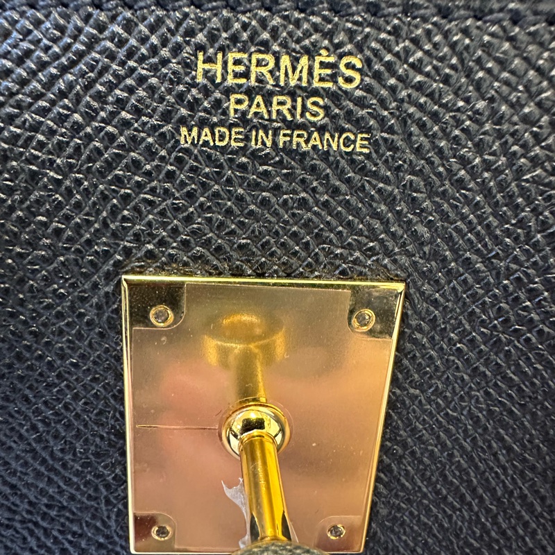 Hermes Birkin 30 黑金 Epsom皮 法國製造，經典黑金配色搭金色五金，皮質細膩質感高級，日常百搭氣質滿分！-5