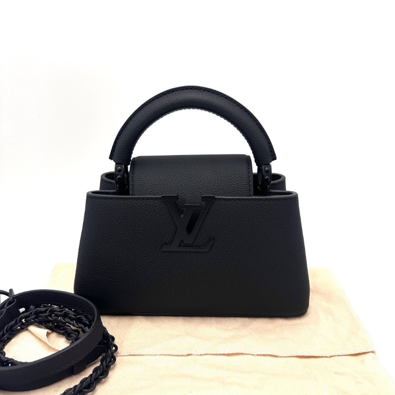 LV 磨砂黑Capucines mini手提斜背包芯片款22*12*7 99新配件塵袋-1