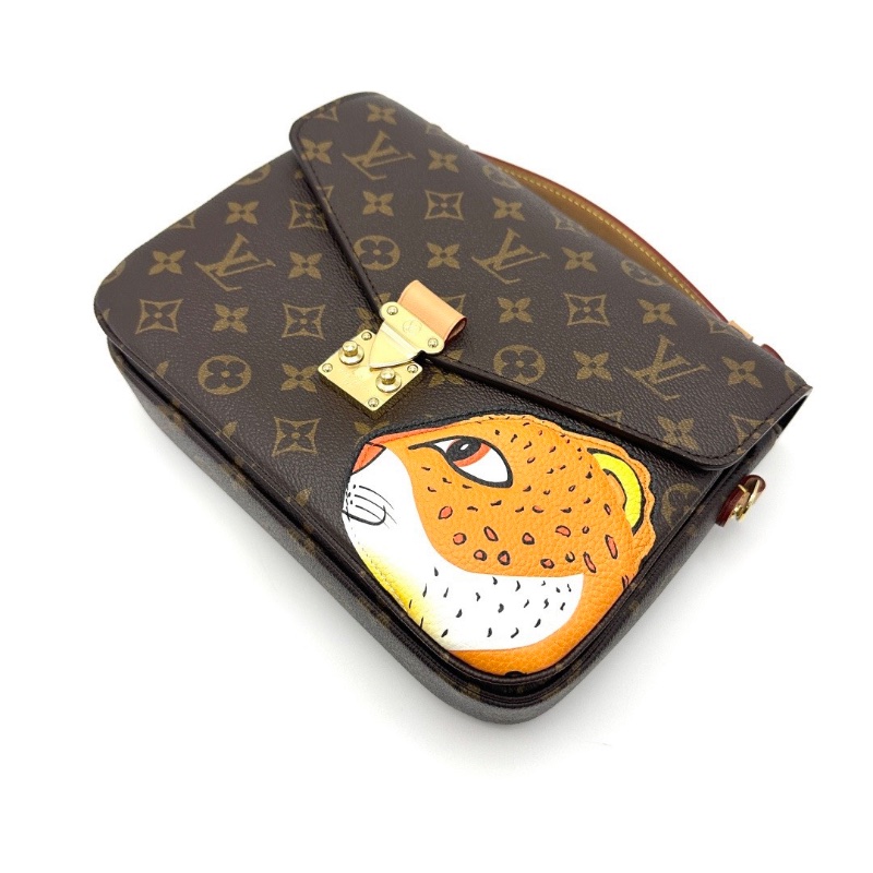 LV孫一鈿聯名款Pochette Metis獵豹圖案老花手提郵差包芯片款 25*19*7 99新配件塵袋吊牌-3