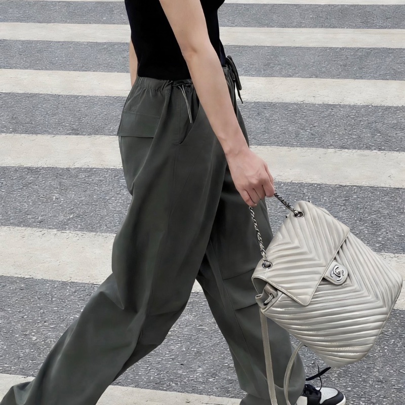 CHANEL 灰色珠光薩爾茨堡V紋後背包24*30*14 98新配件塵袋保卡-0