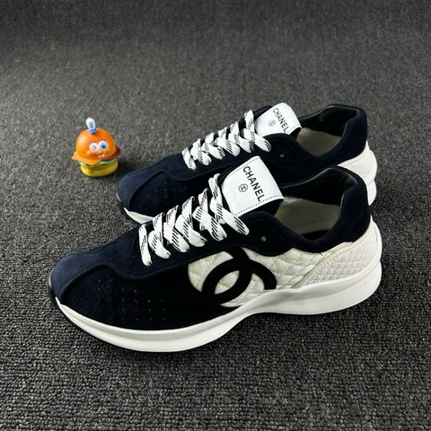 Chanel香奈兒黑色麂皮運動鞋 尺碼：39