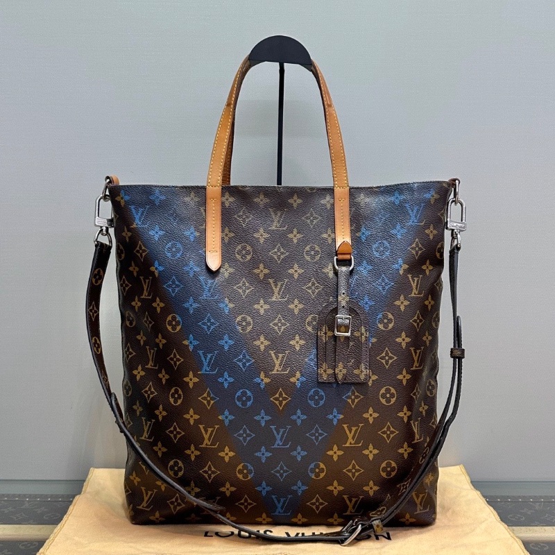 LV 限量款cabs mezzo老花V字手提托特包35*38*9 98新配件塵袋-1
