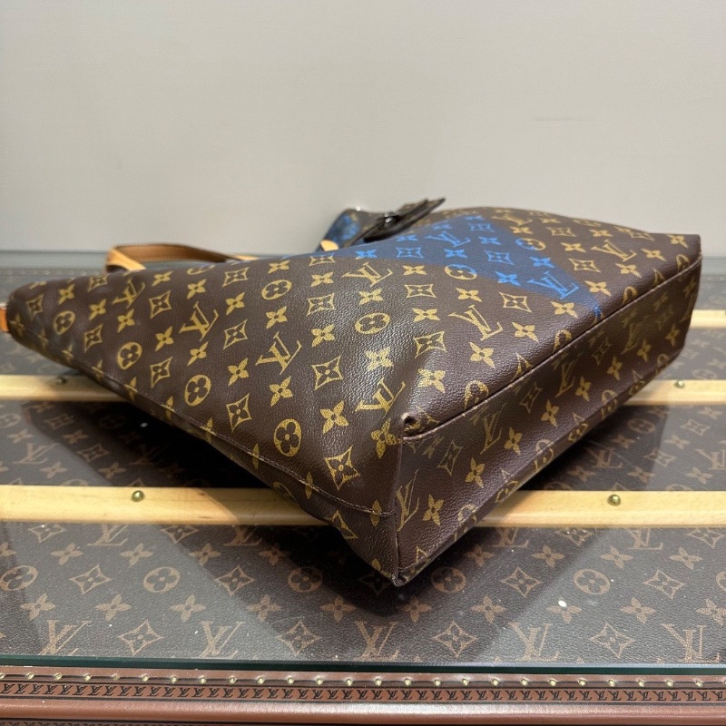 LV 限量款cabs mezzo老花V字手提托特包35*38*9 98新配件塵袋-5