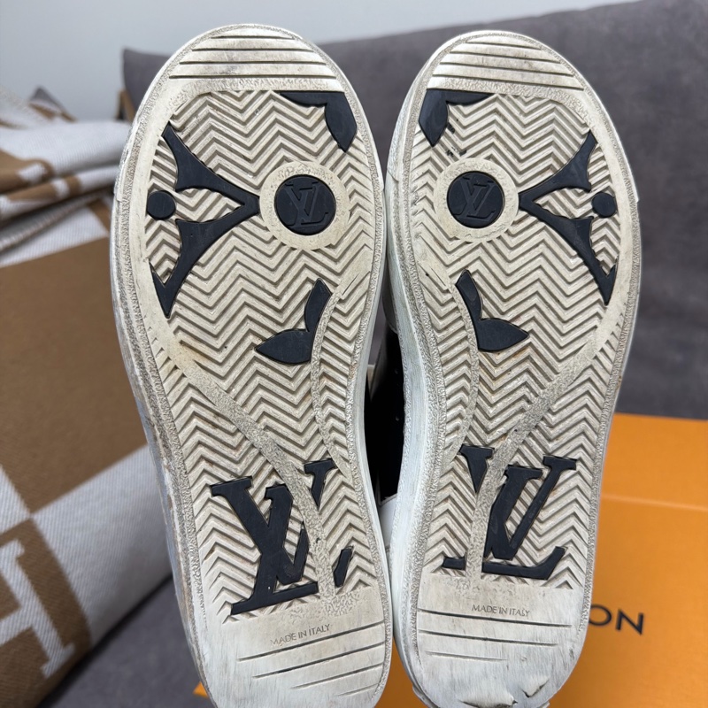 搬家出清‼️LV男休閒鞋 8.5號-8