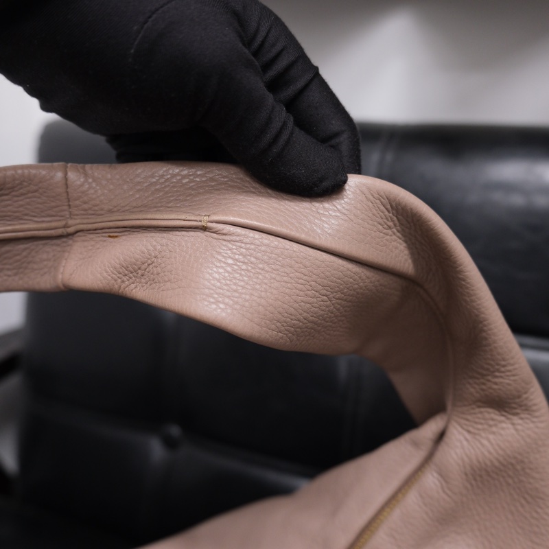 Loewe Leather Shoulder Bag 羅意威中古鎖頭Hobo bag 和尚包-11