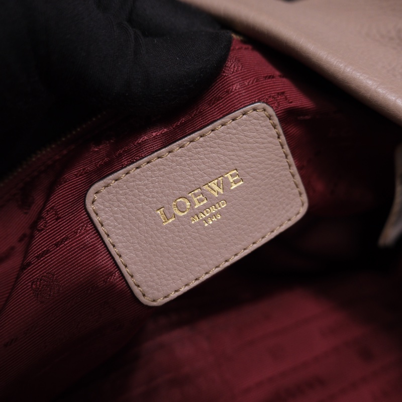 Loewe Leather Shoulder Bag 羅意威中古鎖頭Hobo bag 和尚包-26