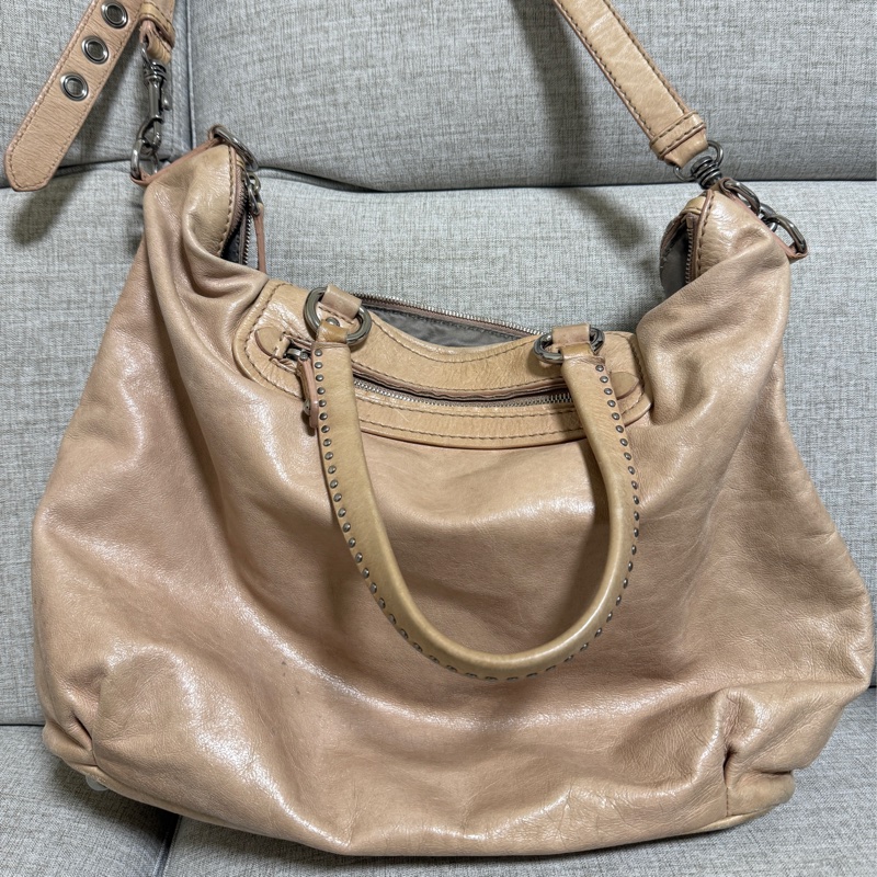 Miumiu水鑽愛心卯釘兩用包💖-6