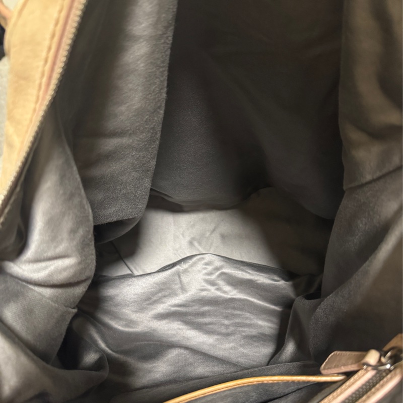 Miumiu水鑽愛心卯釘兩用包💖-9