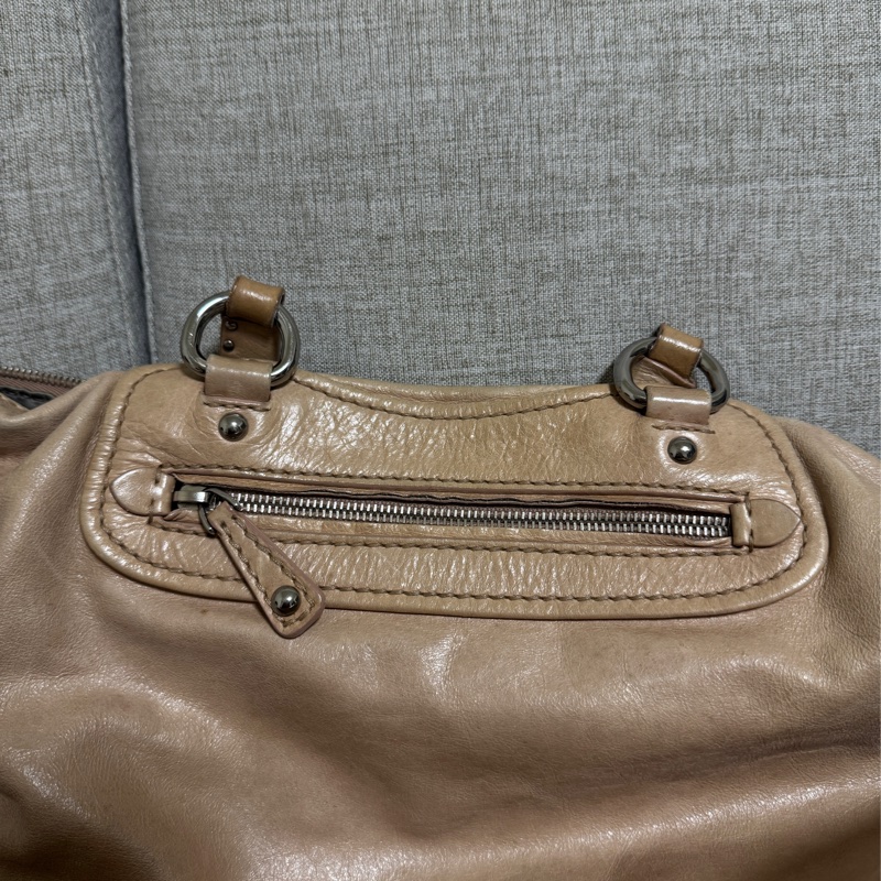 Miumiu水鑽愛心卯釘兩用包💖-13