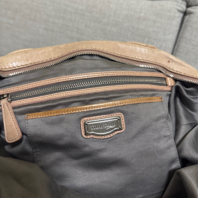 Miumiu水鑽愛心卯釘兩用包💖-15