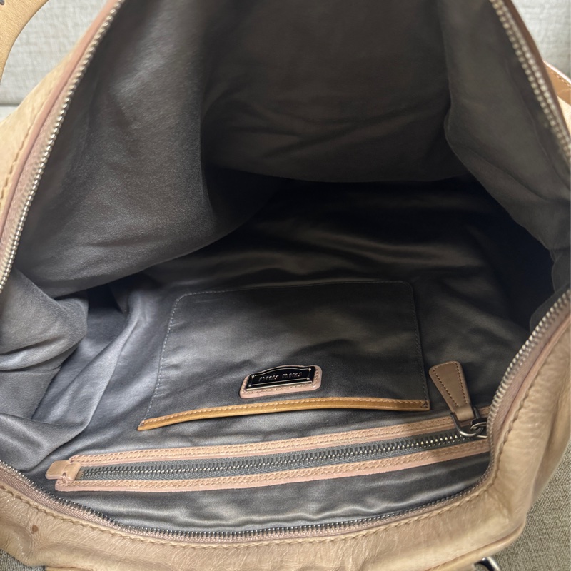 Miumiu水鑽愛心卯釘兩用包💖-4