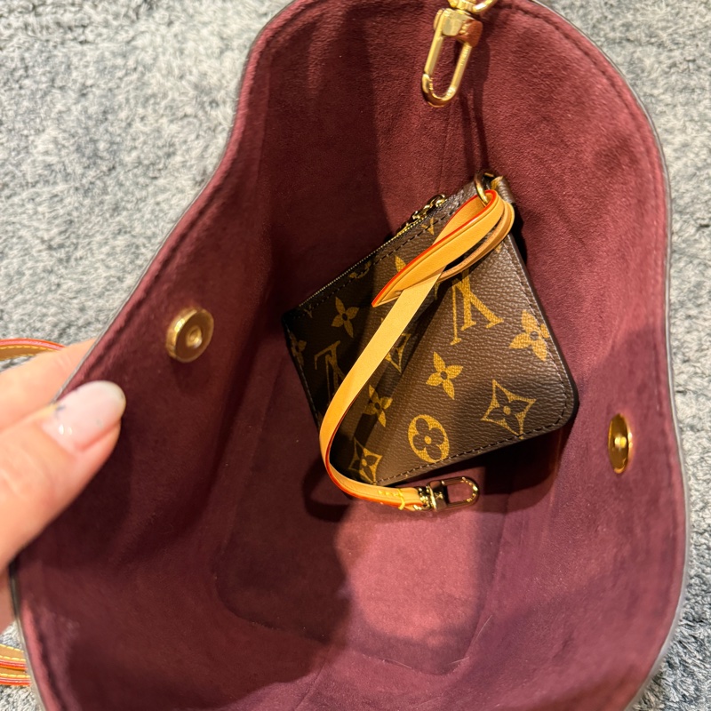 LV水桶手提肩背斜背包-3