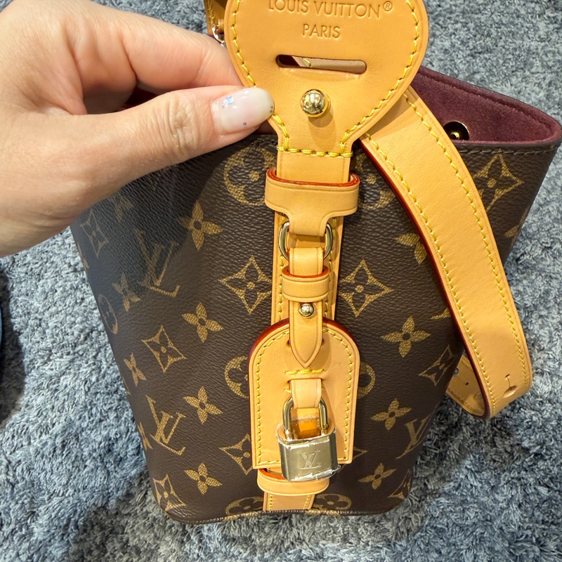 LV水桶手提肩背斜背包-7