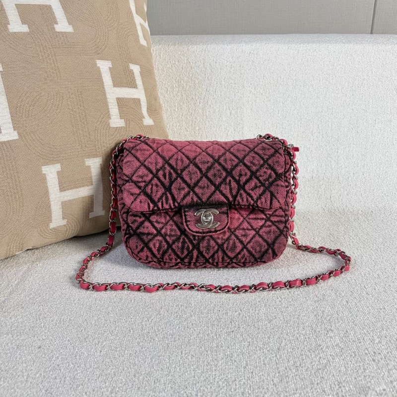 Chanel 水洗牛仔方胖子19*17*6 99新配件保卡塵袋-1