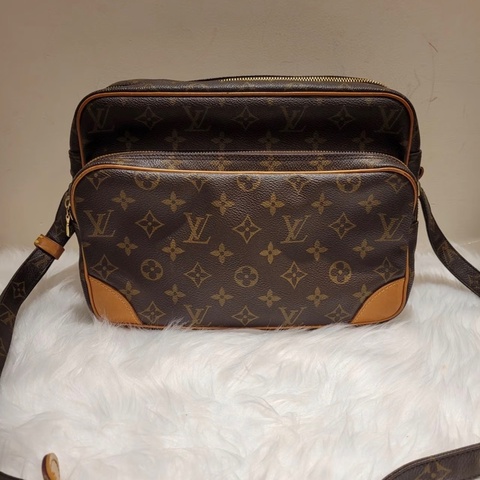 「JL精品代購」 9新 LV 老花 相機包