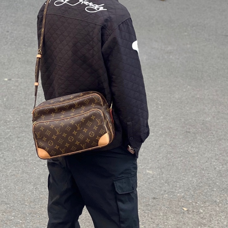 「JL精品代購」 9新 LV 老花 相機包-1