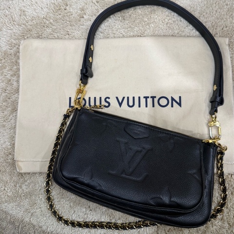 Louis Vuitton 黑色皮革multi pouchette包