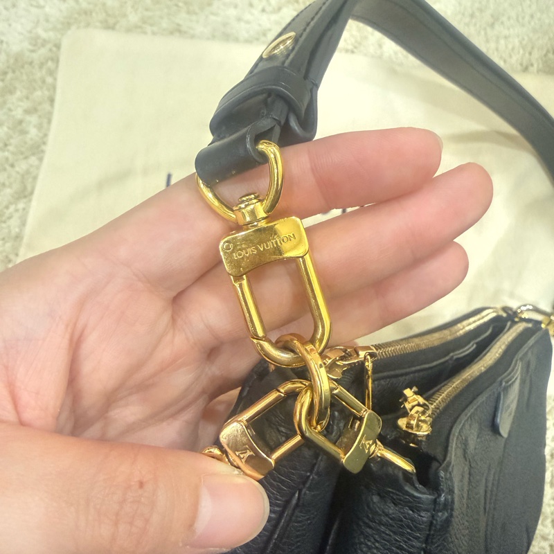 Louis Vuitton 黑色皮革multi pouchette包-1