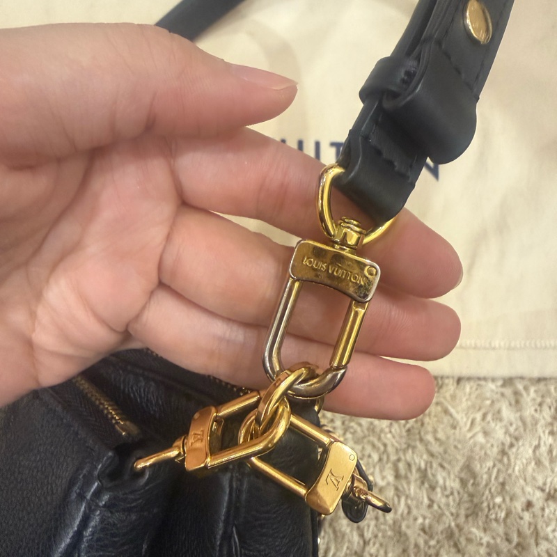 Louis Vuitton 黑色皮革multi pouchette包-10