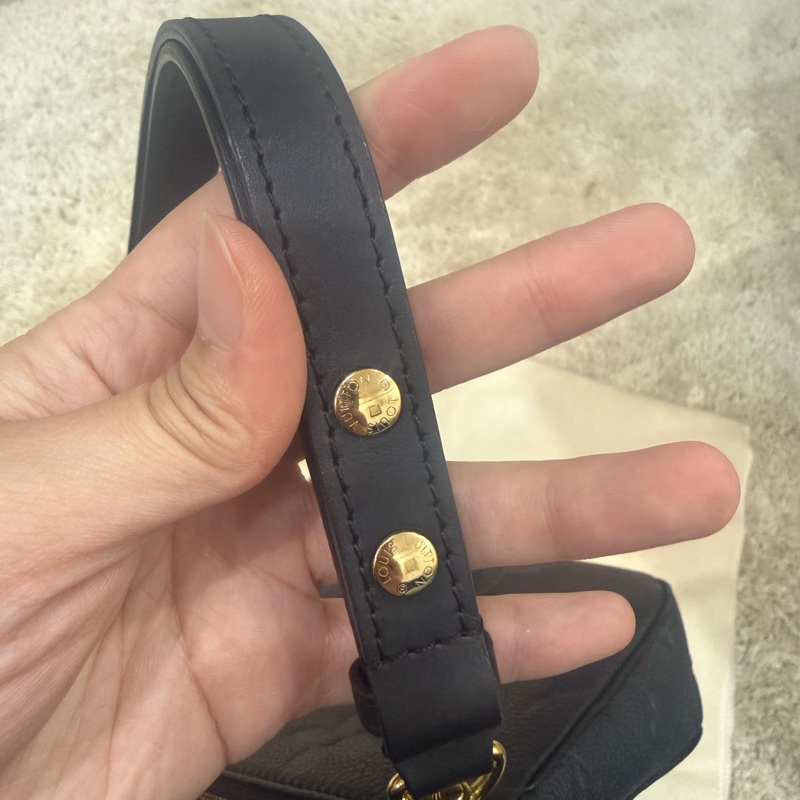 Louis Vuitton 黑色皮革multi pouchette包-11