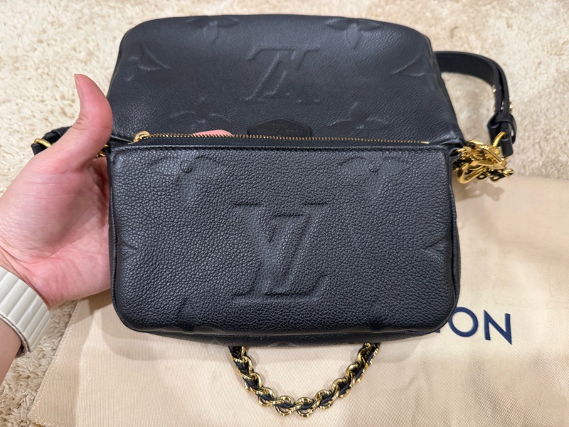 Louis Vuitton 黑色皮革multi pouchette包-13
