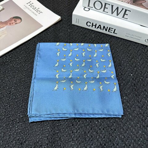 HERMES 愛馬仕 Silk 絲巾 藍色 30x30 正品（二手）