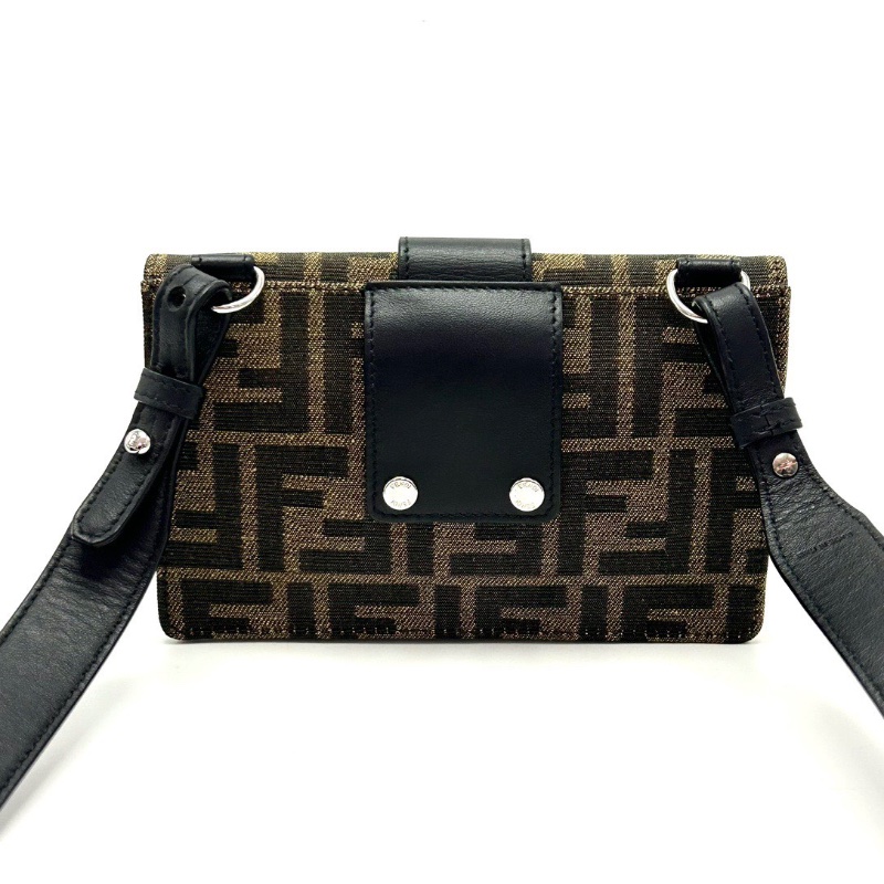FENDI 經典老花銀扣mini法棍包16.5*10*1.5 98新配件塵袋-6