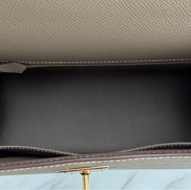 愛馬仕 Hermès Kelly28 Epsom 外縫 大象灰金釦 Kelly-18