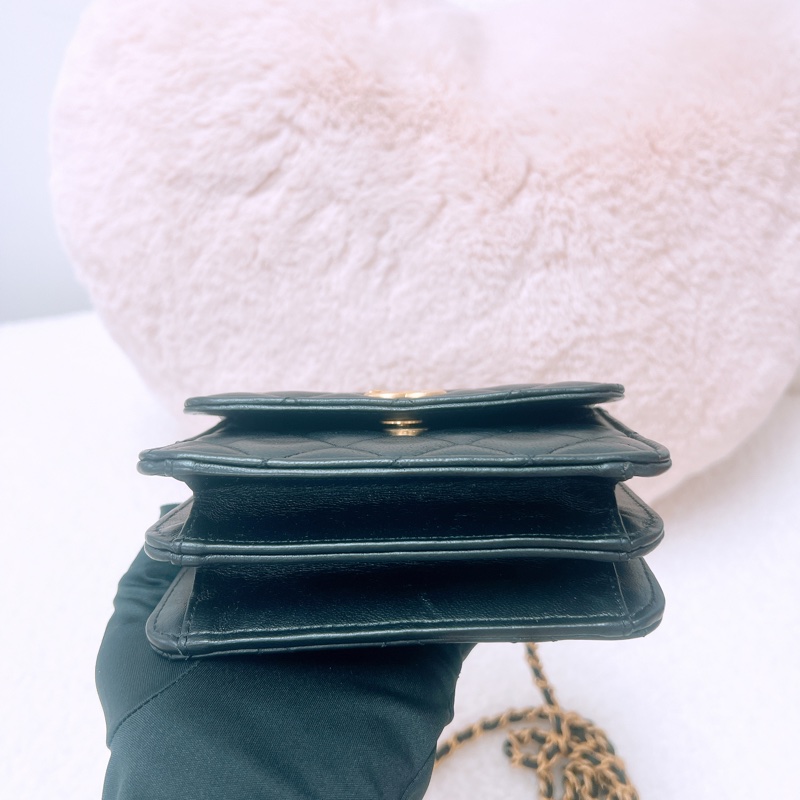 Chanel 22k 黑金迷你手柄包-2