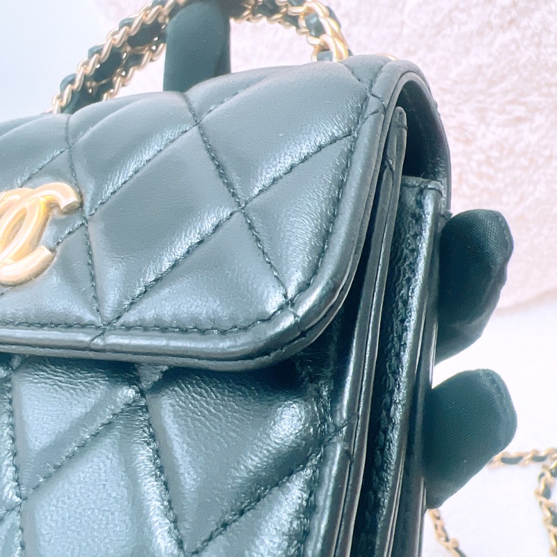 Chanel 22k 黑金迷你手柄包-5