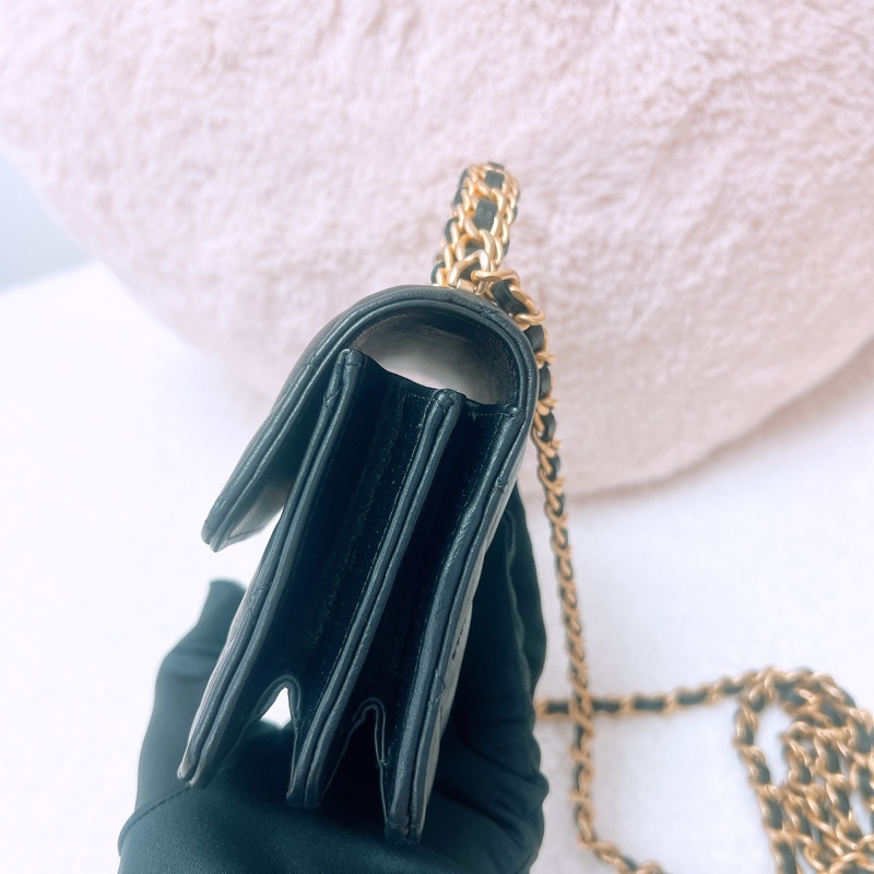 Chanel 22k 黑金迷你手柄包-6