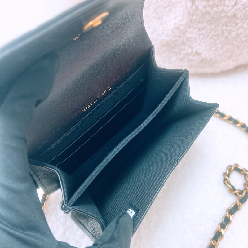 Chanel 22k 黑金迷你手柄包-12