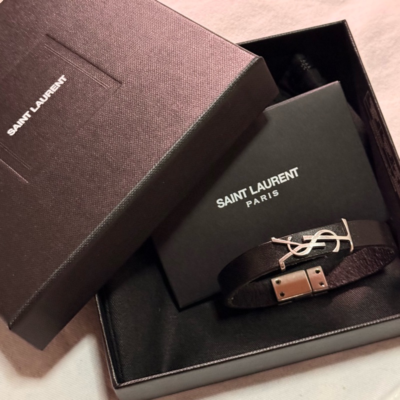 全新僅試戴 YSL CASSANDRE經典黑銀皮革手環 尺寸L-0