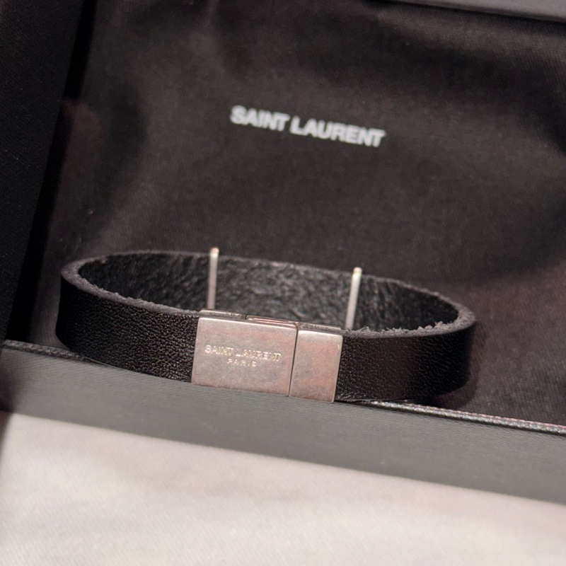 全新僅試戴 YSL CASSANDRE經典黑銀皮革手環 尺寸L-7