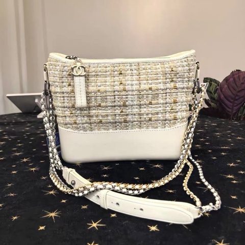 【95%新 ✨ 全網最低價！】Chanel 流浪包 米白牛皮拼燕麥色金線 格紋毛呢