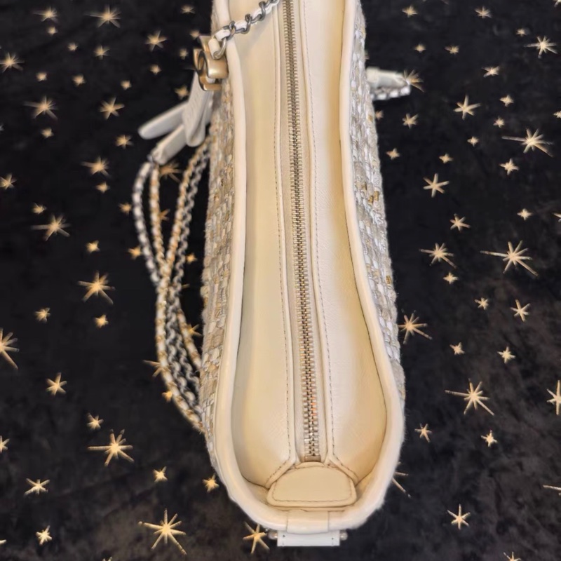 【95%新 ✨ 全網最低價!】Chanel 流浪包 米白牛皮拼燕麥色金線 格紋毛呢-4