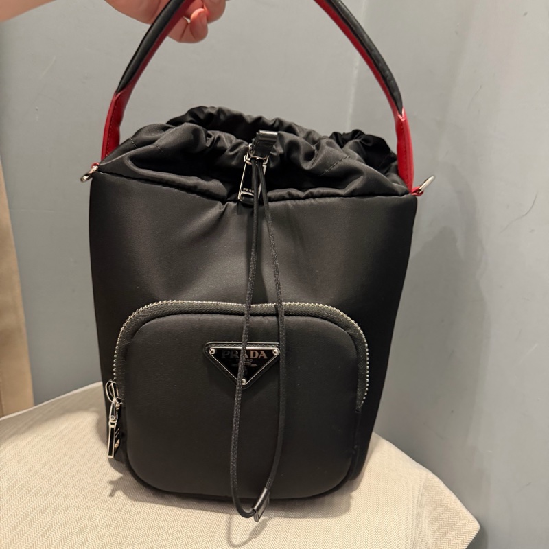 Prada 尼龍 水桶包 手提包 斜背包-1