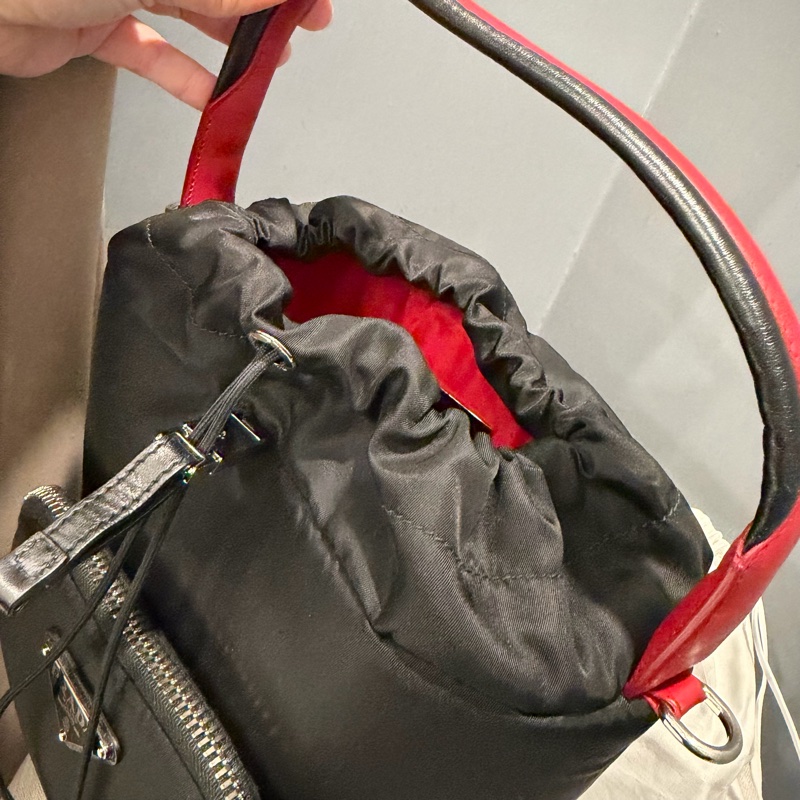 Prada 尼龍 水桶包 手提包 斜背包-5