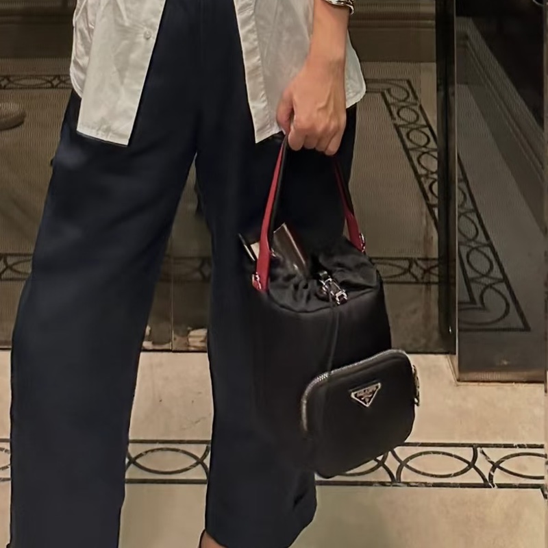 Prada 尼龍 水桶包 手提包 斜背包-36
