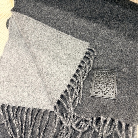Loewe 皮標 雙色雙面 羊絨圍巾 深灰/淺灰