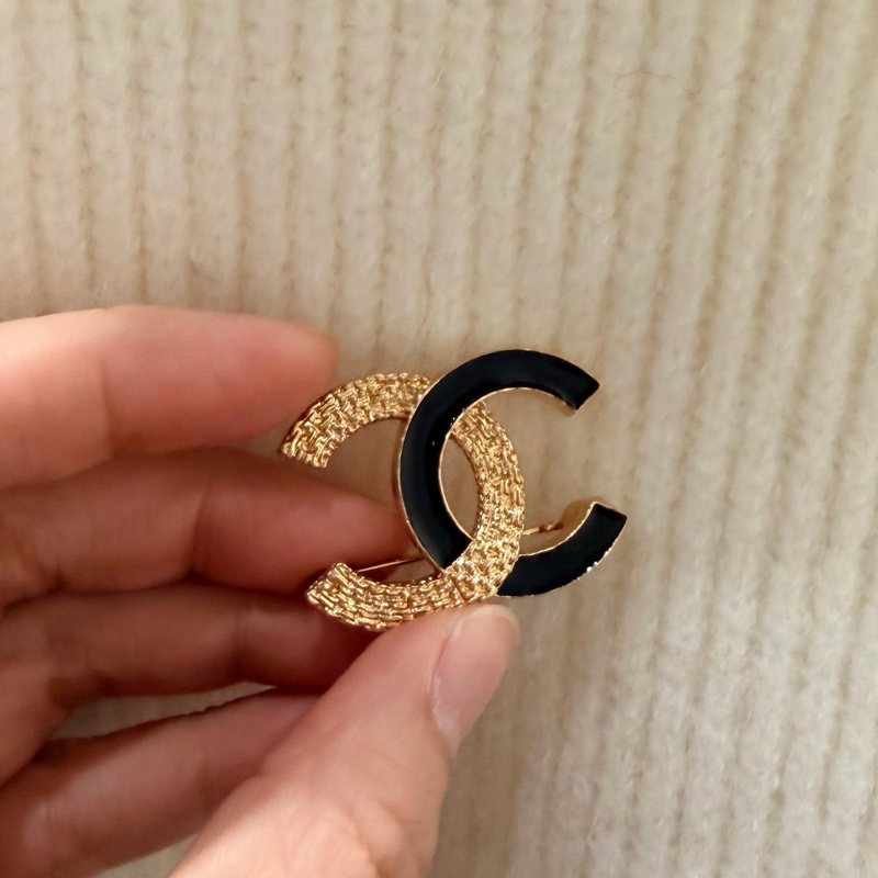 Chanel 香奈兒 24P 琺瑯拼浮雕胸針 金-0