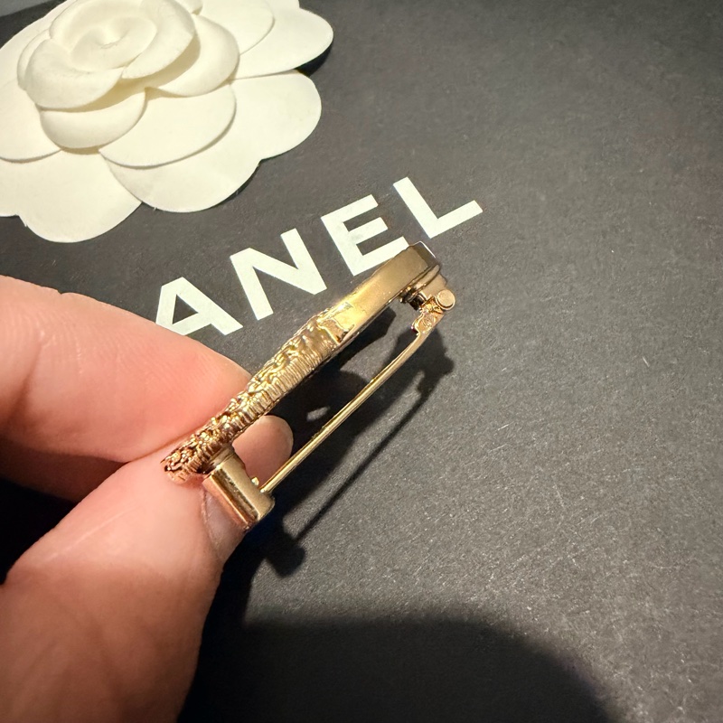 Chanel 香奈兒 24P 琺瑯拼浮雕胸針 金-5