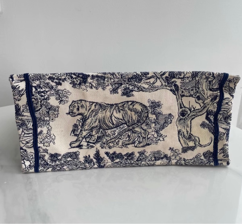 【97%新 ✨ 全網最低價！】Dior Book Tote動物園托特 中號 藍白配色-4