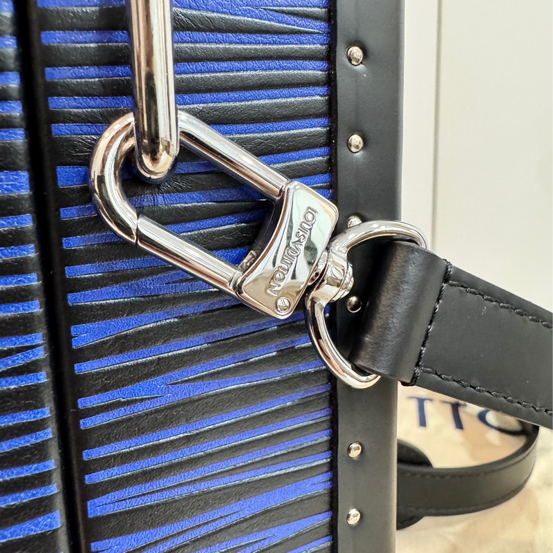 Lv M10258 Vertical Clutch Box 硬箱包-4