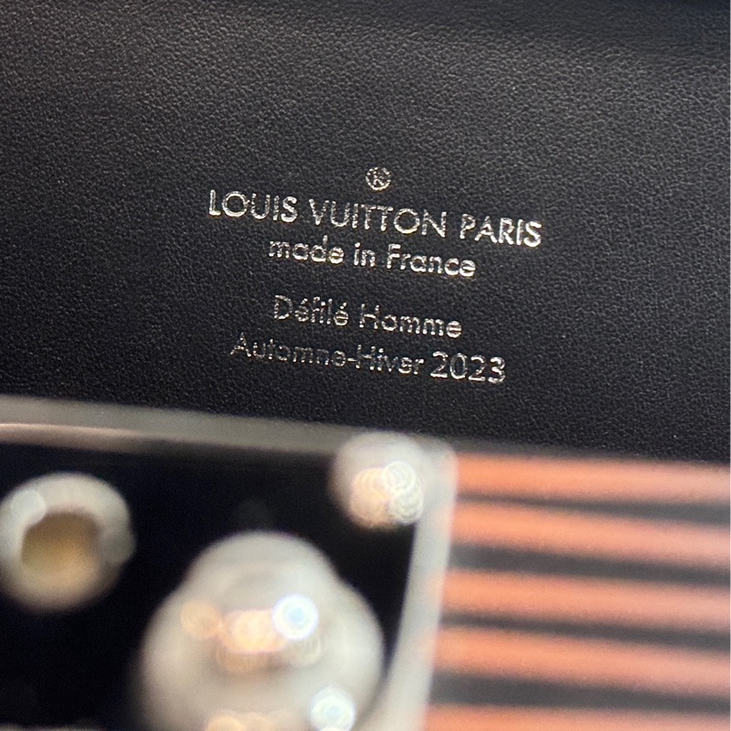 Lv M10258 Vertical Clutch Box 硬箱包-5