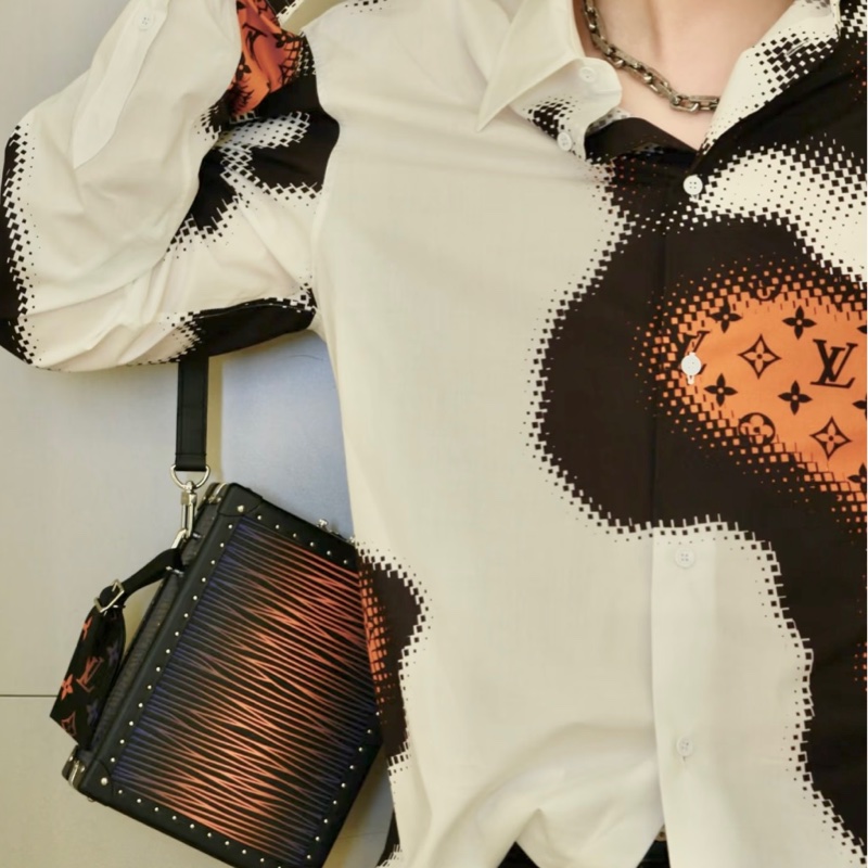 Lv M10258 Vertical Clutch Box 硬箱包-8